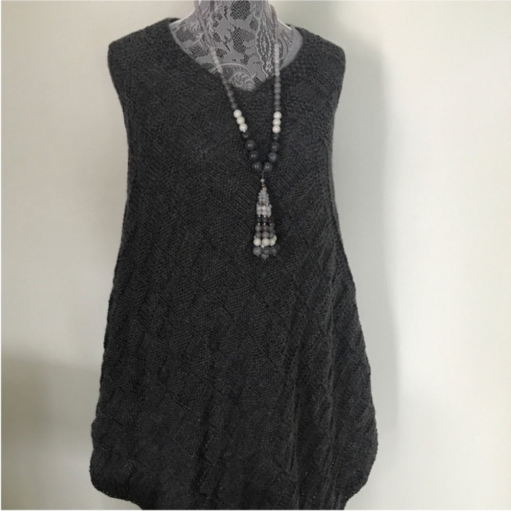 New Women’s Hand Knit Grey Brownish Wool Poncho OS